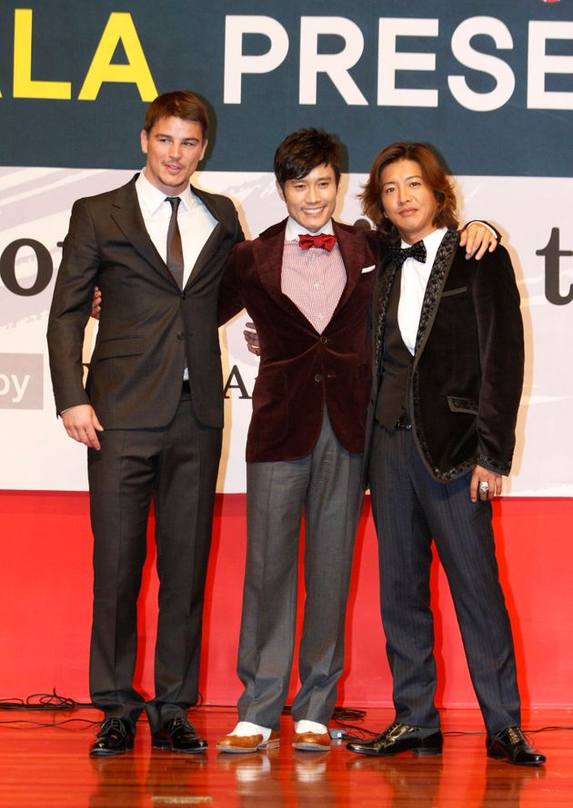 왼쪽부터 조쉬 하트넷, 이병헌, 기무라 타쿠야 (2009)