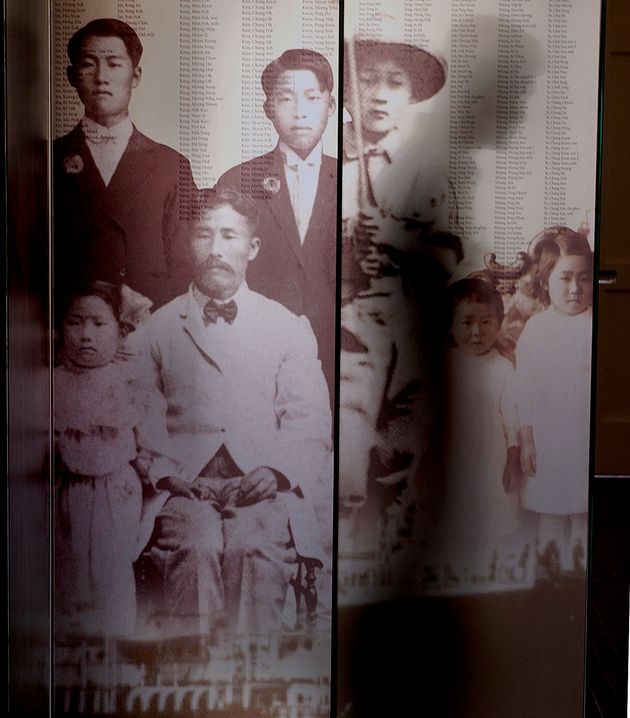 자료사진: 2003년 미국 캘리포니아 LA의 한국계 미국인 이민사 박물관에 전시된 1세대 이민자들의 사진