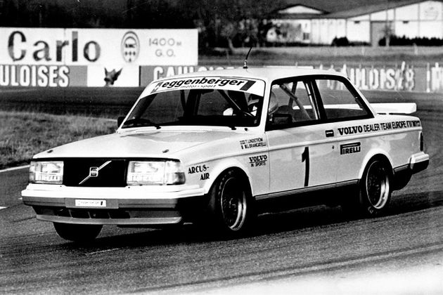 1985년 유럽 투어링카 챔피언십(1985 European Touring Car Championship) 우승을 차지한 볼보 240 터보.