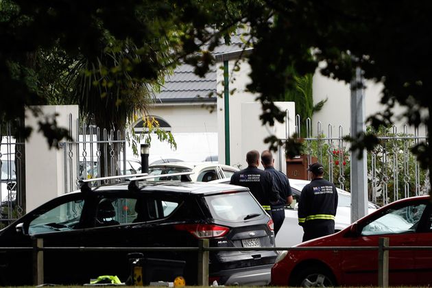 경찰이 30명의 사망자가 발생한 것으로 집계된 알 누르 사원 주변을 통제하고 있다. 뉴질랜드 크라이스트처치, 2019년 3월15일.
