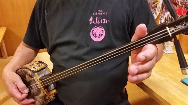 오키나와 전통 악기 산신(三線)