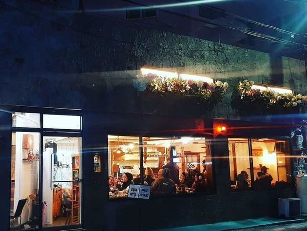 제주시 용담2동에 위치한 와르다 레스토랑은 ‘할랄음식’을 찾는 이들로 붐빈다. 