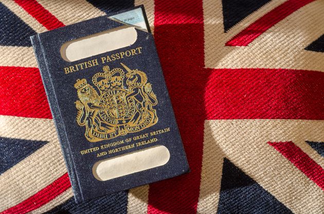 영국의 '아이콘', 푸른색 여권. 