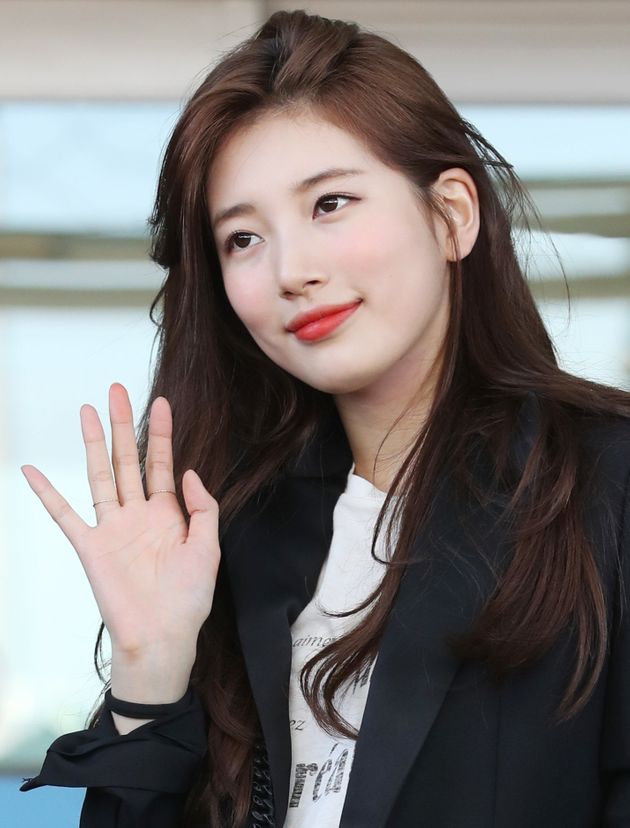 수지가 새 소속사와 전속계약을 맺었다