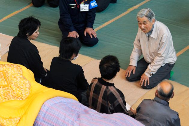 헤이세이 시대를 보내며 :  '무릎 꿇는' 일왕 아키히토는 어떤 사람이었나?