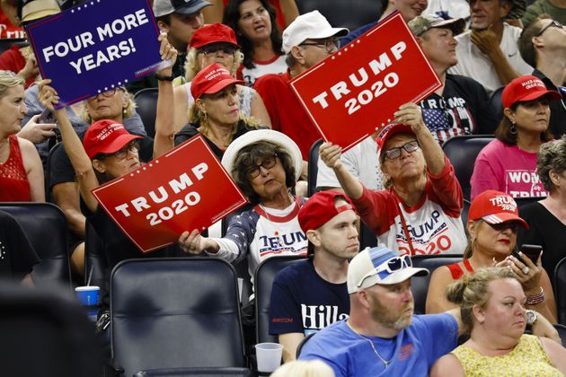 트럼프 대선 출정식을 보기 위해 지지자들은 40시간 전부터 줄을 섰다(현장 사진)