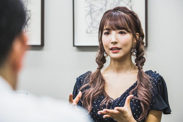 [허프인터뷰]  K-POP에 도전하는 일본 AV배우 미카미 유아의 이야기