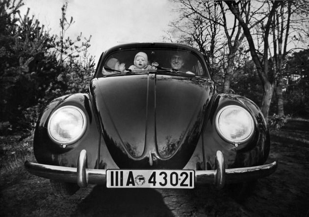 1940년경 독일에서 찍은 폭스바겐 최초 모델.