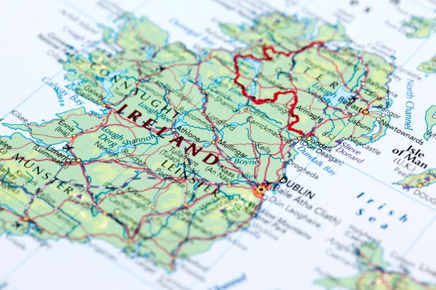 전문가들은 '노딜 브렉시트'가 북아일랜드와 아일랜드에 심각한 경제적 타격을 입힐 것이라고 본다. 정치적 합의와 활발한 무역으로 유지되어 온 아일랜드섬의 평화가 위협 받을 수 있다는 우려도 나온다.