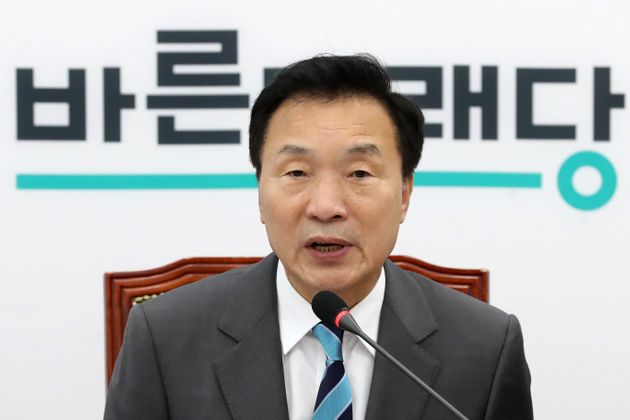 손학규 바른미래당 대표가 9일 오전 서울 여의도 국회에서 열린 제130차 최고위원회의에서 모두발언을 하고 있다.