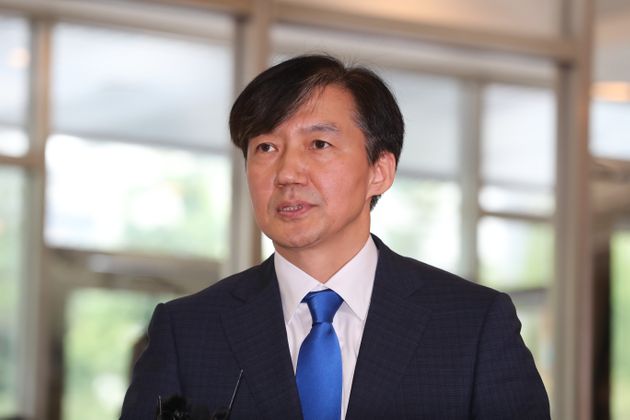 조국 법무부 장관 후보자가 9일 서울 종로구 적선현대빌딩에서 소감을 밝히고 있다. 