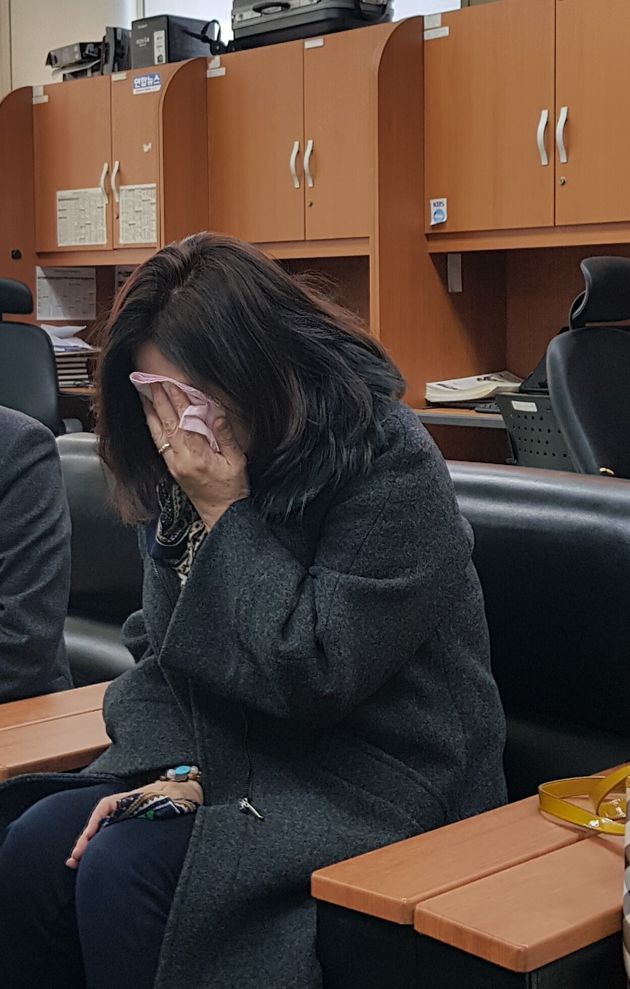 일본 야스쿠니(靖國) 신사에서 폭발음 사건을 일으킨 전모씨(29)의 어머니는 지난 2017년 12월 전북지방경찰청에서 기자회견을 열고 “내 아들이 교도소에서 교도관들에게 심각한 인권침해를 당하고 있다”고 호소했다. 