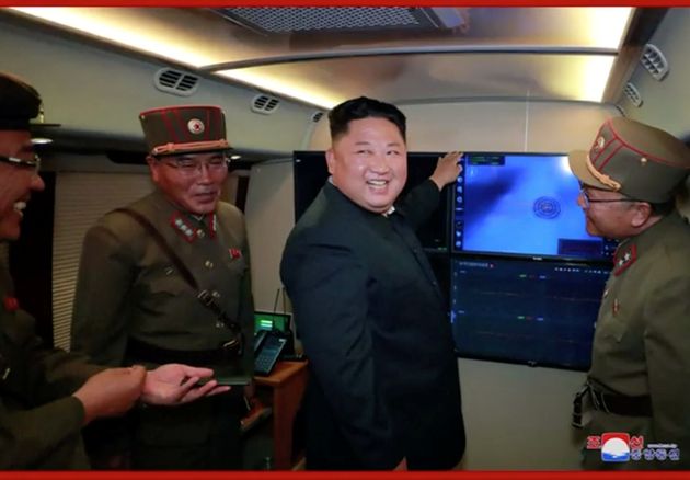 (자료사진) 북한이 16일 사이 다섯 번째로 발사체를 발사했다.