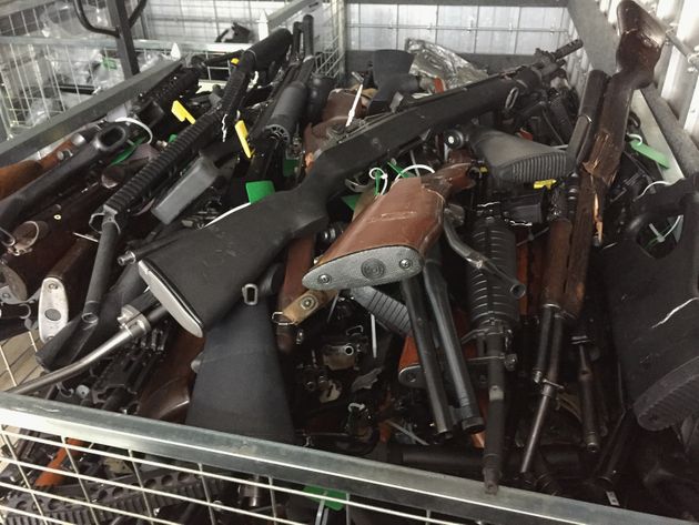 뉴질랜드 경찰이 공개한, 반납된 총기들의 모습.