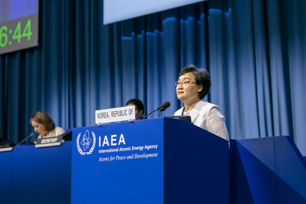 문미옥 과학기술정보통신부 1차관이 16일 오후(현지시간) 오스트리아 비엔나 국제원자력기구(IAEA) 본부에서 열린 제63차 국제원자력기구(IAEA) 정기 총회에서 171개 회원국 대표들이 모인 가운데 기조연설을 하고 있다