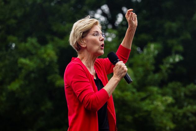 Elizabeth Warren, U.S. Senator and Democratic presidential hopeful, speaks at the Polk County Democrats’ Steak Fry in Des Moines, Iowa, U.S. September 21, 2019.   REUTERS/Elijah Nouvelage