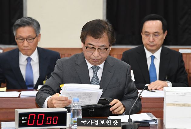 서훈 국가정보원장이 24일 서울 여의도 국회에서 열린 정보위원회 전체회의에 참석했다