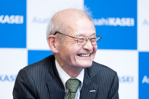 노벨 화학상 수상 이후 일본에서 기자회견을 하고 있는 요시노 아키라 명예 연구원. 