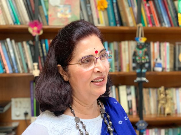 스터디홀 교육재단의 설립자인 우르바시 사흐니 박사를 자택에서 만났다. 사흐니 박사는 UC버클리 교육대학원에서 석박사 학위를 땄으며 인도의 사회혁신기업가이자 여성 인권 운동가, 교육자다. 30년 넘게 아동과 여성의 권리를 신장시키는 활동에 헌신해 왔다.