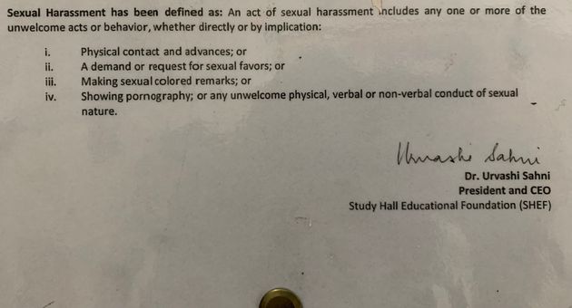 보이즈 스쿨 교정의 게시판에는 '성적 괴롭힘'(Sexual Harassment)에 속하는 행위들이 자세히 명시돼 있다. 신체적 접촉, 성적인 함의가 담긴 발언, 포르노 보여주기 등등의 행위가 해당하며, 재단 측은 이 같은 행위에 대해 '무관용 원칙'을 가지고 있다.