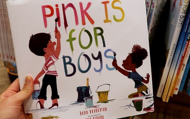 유아용 책 ”핑크는 남자아이들에게 좋은 색”