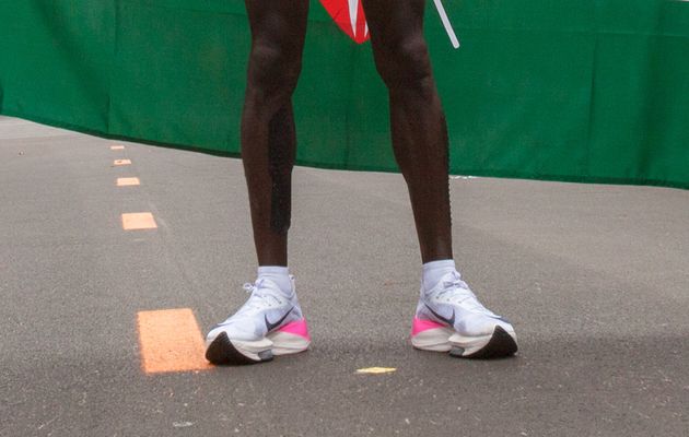 지난 12일 케냐의 마라톤 선수 엘리우드 킵초게가 신고 뛴 나이키의 런닝화. 