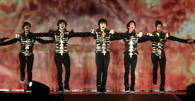 TAIPEI, CHINA - OCTOBER 17: (CHINA OUT) South Korea boy band SS501 perform on stage during their concert at Taipei Arena on October 17, 2009 in Taipei, Taiwan of China.  (Photo by Visual China Group via Getty Images)