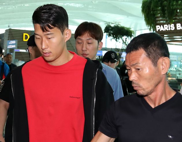 손흥민 아버지 손웅정씨가 전 에이전트의 입장을 반박했다