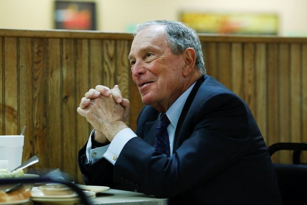 Michael Bloomberg, the billionaire media mogul and former New York City mayor, eats lunch with Little Rock Mayor Frank Scott, Jr. after adding his name to the Democratic primary ballot in Little Rock, Arkansas, U.S., November 12, 2019.  REUTERS/Chris Aluka Berry
