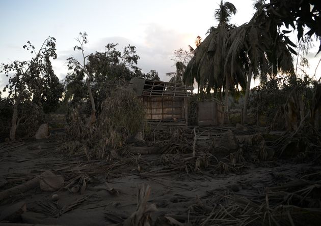 탈 화산의 동쪽에 위치한 따나우안 지역도 화산재의 피해를 입었다. 