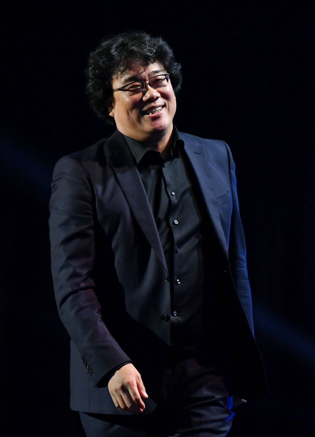 SANTA MONICA, CALIFORNIA - JANUARY 12: Bong Joon-ho accepts the Best Director award for 'Parasite' during the 25th Annual Critics' Choice Awards at Barker Hangar on January 12, 2020 in Santa Monica, California. (Photo by Emma McIntyre/Getty Images)