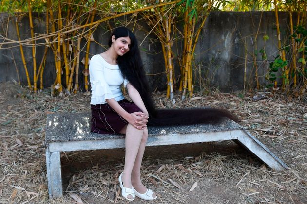 '세상에서 가장 긴 머리카락'으로 기네스북 오른 17세 소녀의 비결 (사진 여러장)