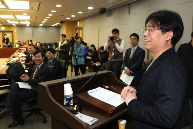 김경율 전 참여연대 집행위원장이 22일 오후 서울 여의도 국회 의원회관에서 열린 새로운보수당 초청강의에서 발언을 하고 있다. 