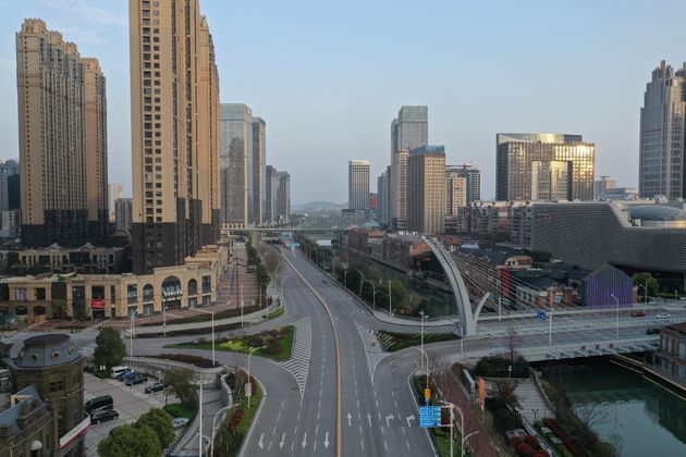 사진은 텅 비어있는 중국 우한 시내 거리의 모습. 2020년 3월10일.