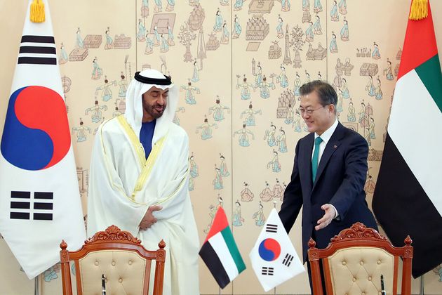 문재인 대통령과 모하메드 빈 자이드 알 나흐얀 아랍에미리트(UAE) 왕세제.