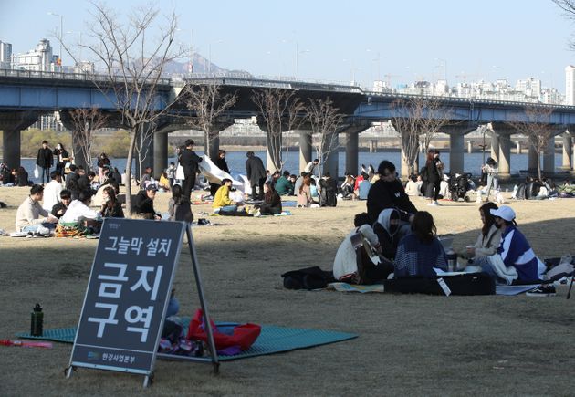 서울 여의도한강공원. 2020. 3. 22.