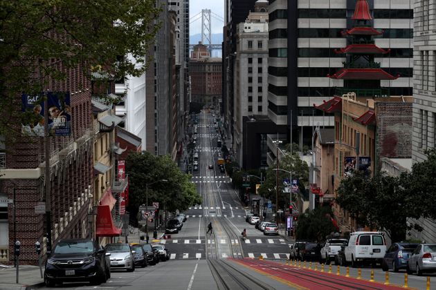 자택대피령(외출금지령)이 내려진 가운데 미국 캘리포니아주 샌프란시스코 시내 거리가 한적한 모습을 보이고 있다. 2020년 4월6일.