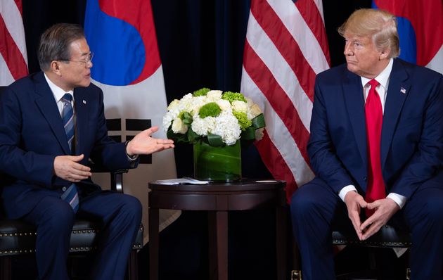 (자료사진) 문재인 대통령과 도널드 트럼프 미국 대통령이 유엔 총회 기간 동안 정상회담을 하고 있다. 2019년 9월23일.