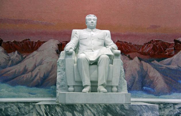김일성 주석의 거대한 조각상