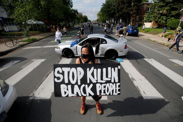 5월26일 미니애폴리스 시내에서 열린 집회 중. '흑인들을 그만 죽여라'