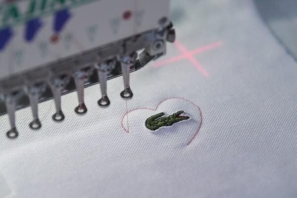 라코스테가 셔츠 로고에 하트 자수를 새긴 이유