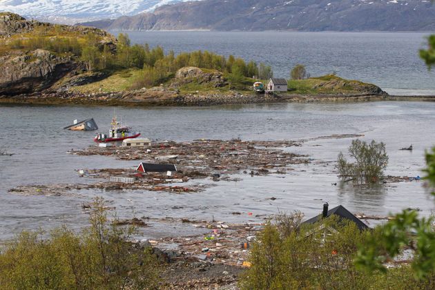 6월3일 노르웨이 알타 사고 현장 잔해의 모습