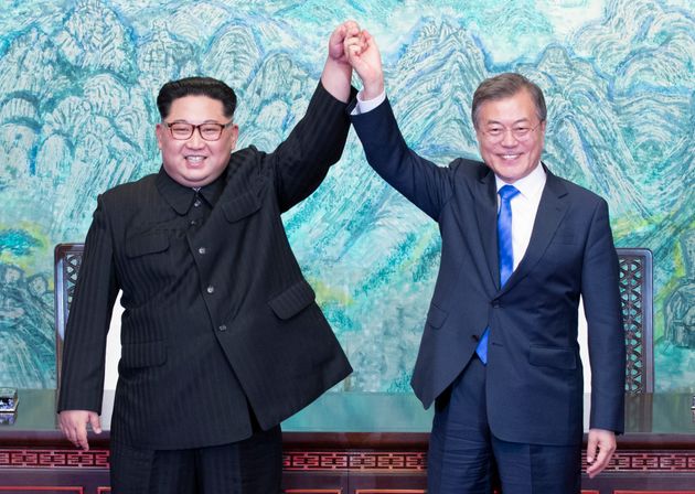 (자료사진) - 판문점에서 열렸던 문재인 대통령과 김정은 북한 국무위원장의 남북정상회담. 2018년 4월27일.