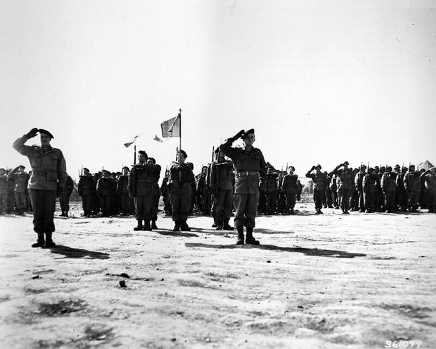 1951년 3월 1일 지평리 전투 결과를 보고하는 프랑스군 모습. 2020년 6월 22일 공개.