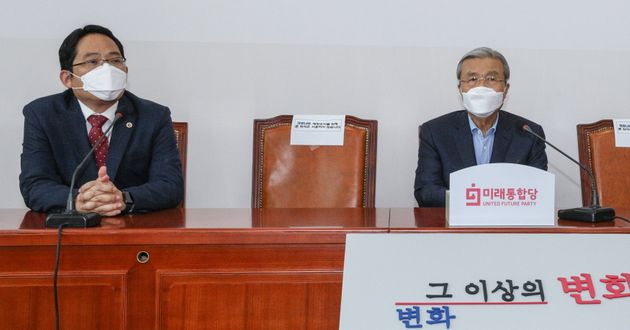 김종인 미래통합당 비대위원장과 최대집 대한의사협회 회장이 8월23일 오후 서울 여의도 국회에서 면담을 하고 있다.