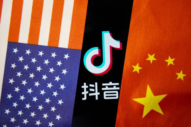 트럼프 정부는 보안을 이유로 중국 앱 틱톡 사용을 금지했다.