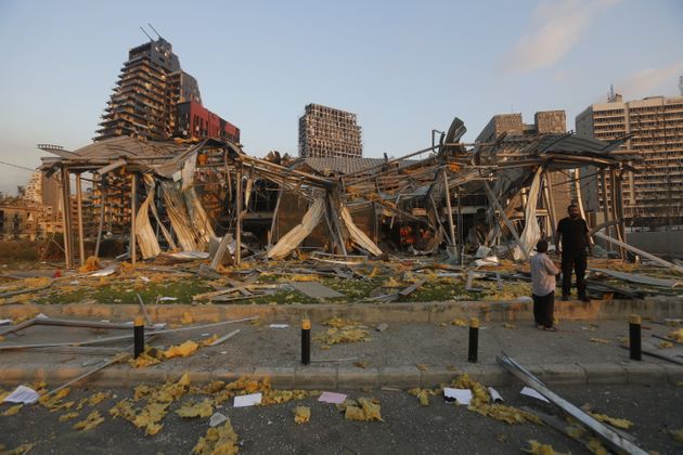 4일 폭발의 영향으로 무너진 건물