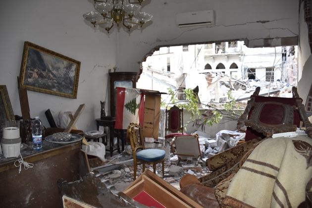 6일 베이루트 항구 인근에 있던 한 주택 내부가 파괴된 모습.