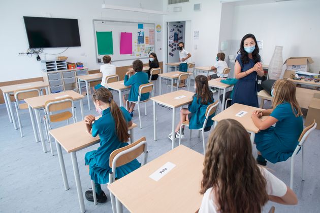 학교에서도 마스크 착용과 사회적 거리두기는 필수. 토리노, 이탈리아. 2020년 9월1일.