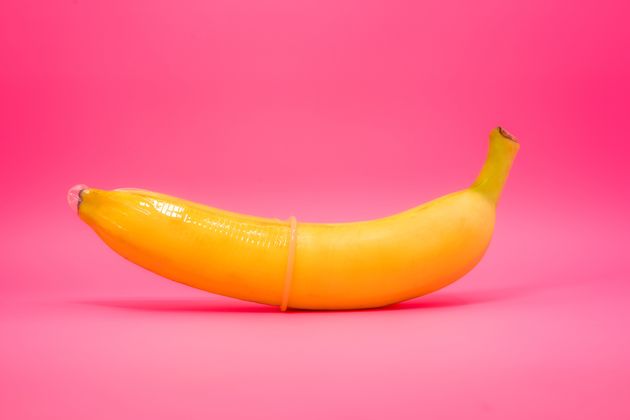 콘돔에 끼운 바나나